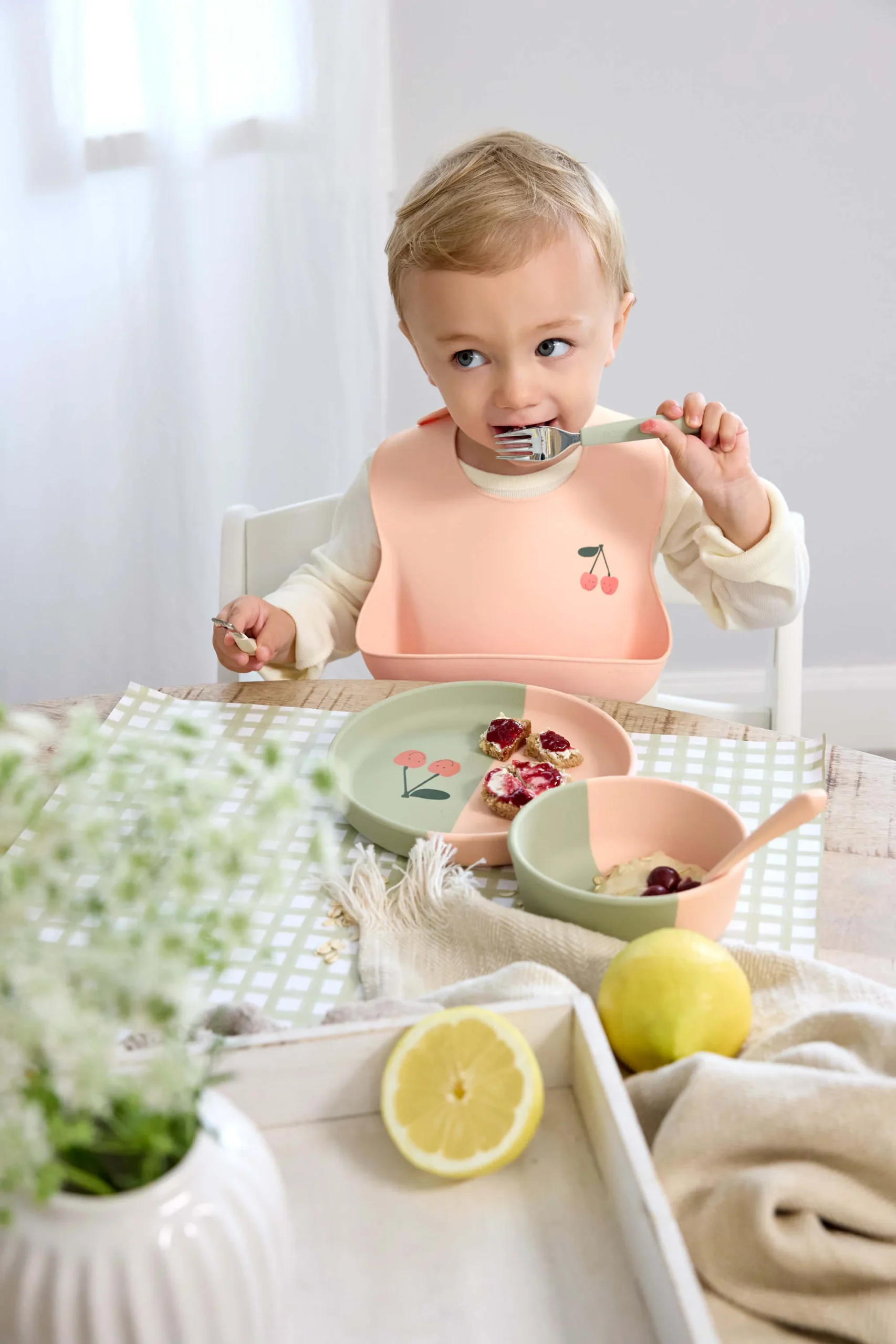 Assiette en silicone - Happy Fruits, Cerise – Image 3