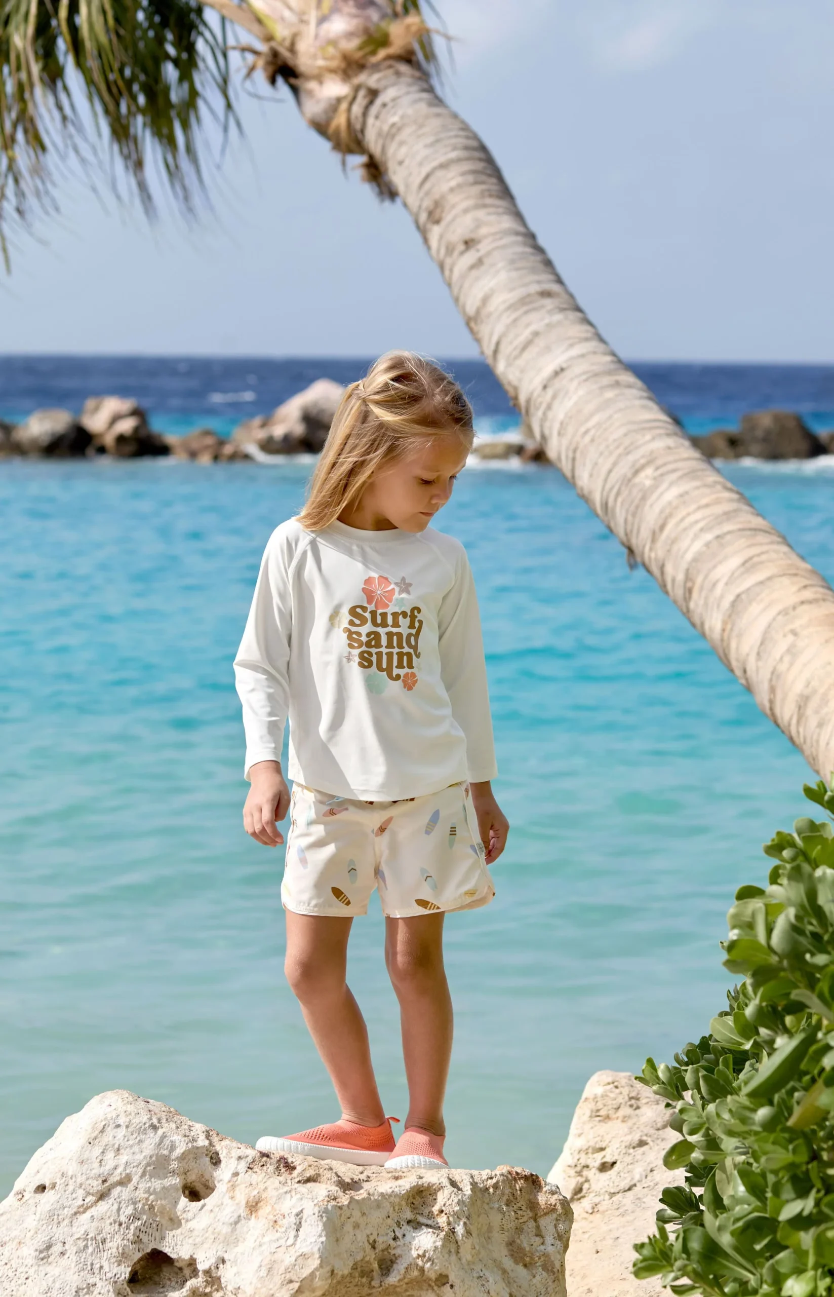 T-shirt de bains à manches longues enfants (anti-UV) - Fleurs, écru – Image 2
