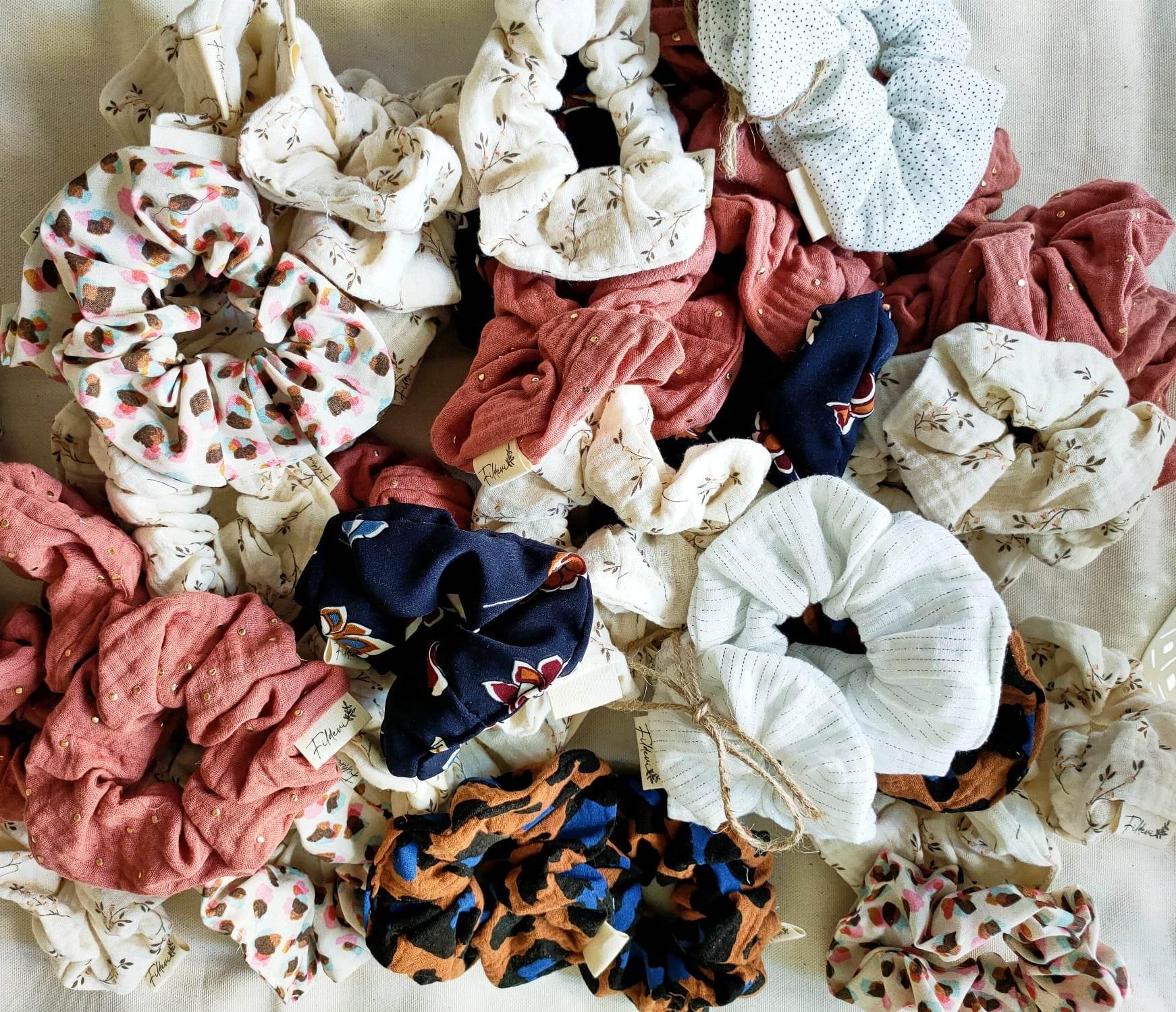 Chouchou Upcyclé Bleu Fleuri – Image 3