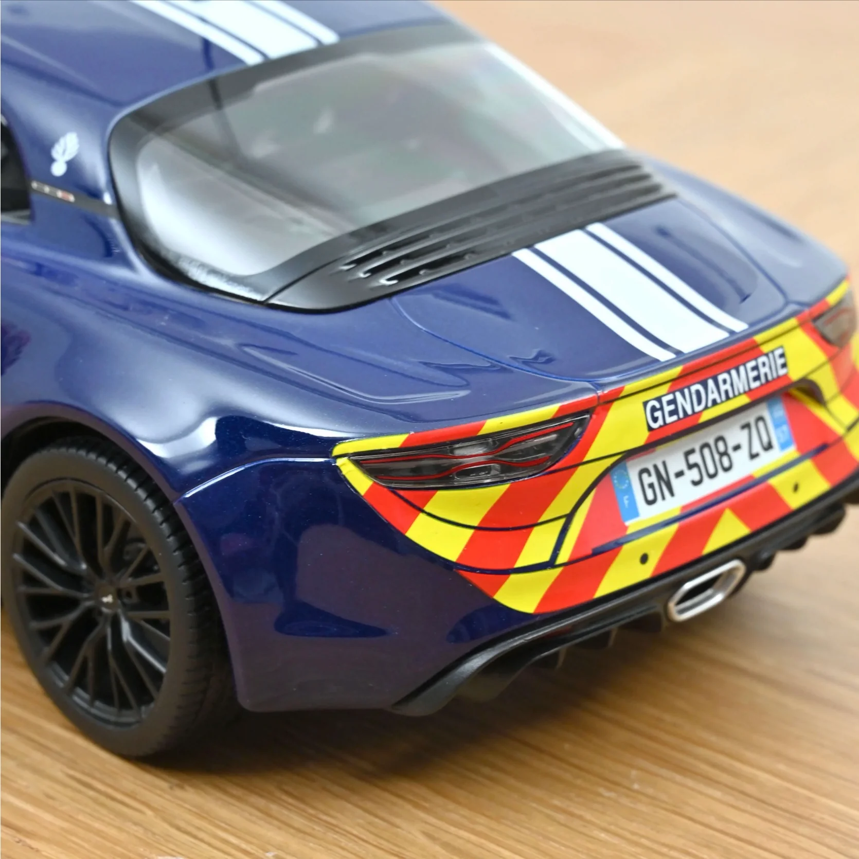 Alpine A110 S 2023 Gendarmerie 1/18 – Image 4