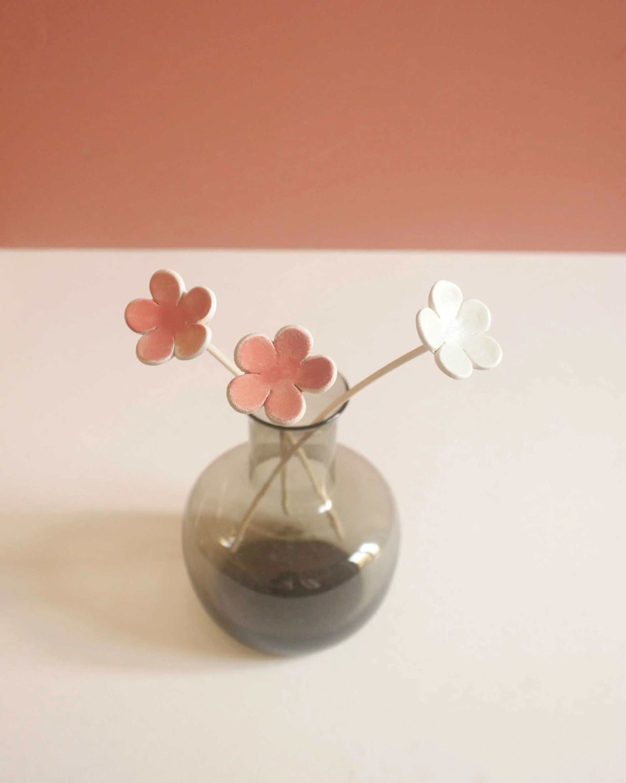 fleur en céramique vert pâle – Image 6