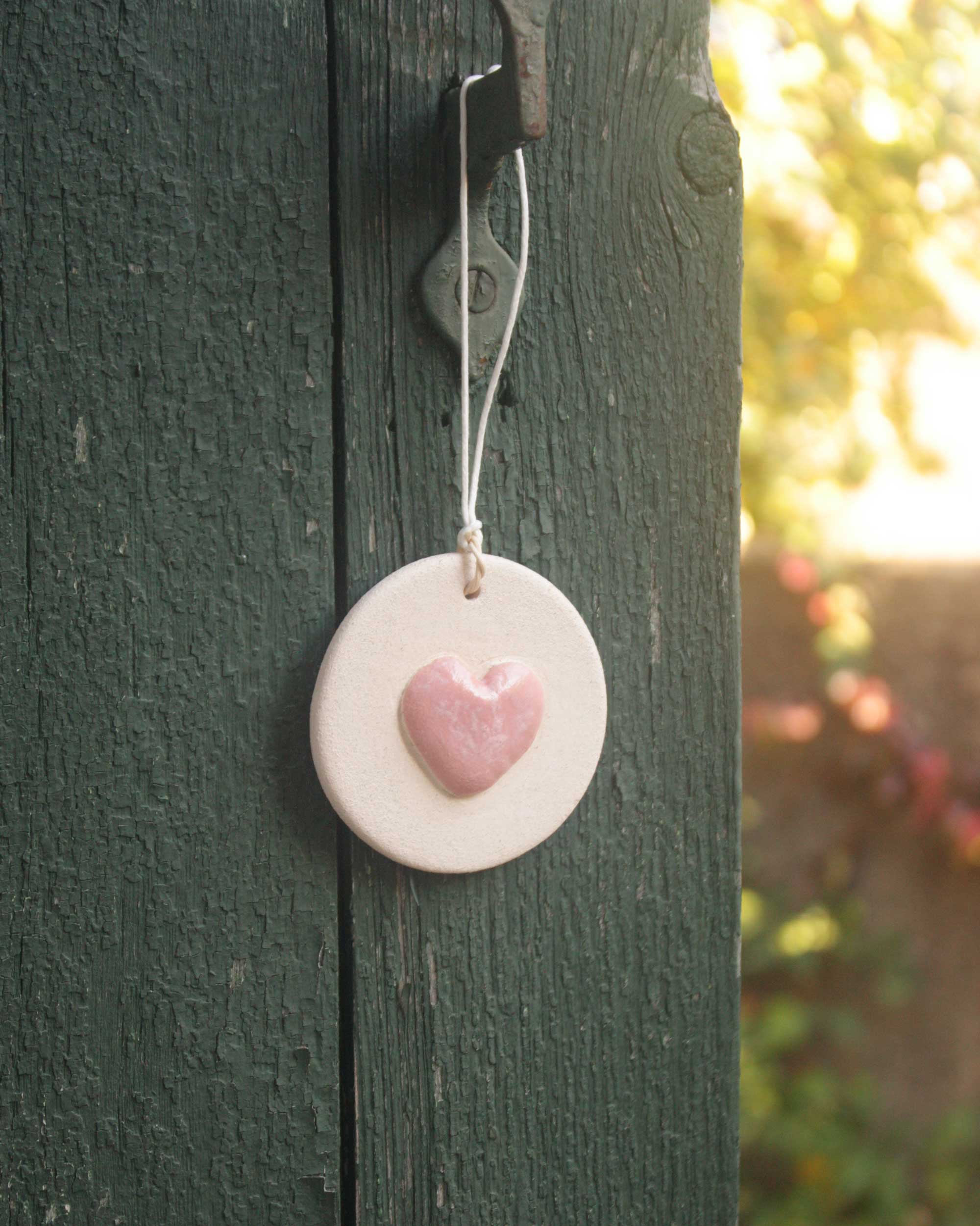 médaillon en céramique coeur rose – Image 4