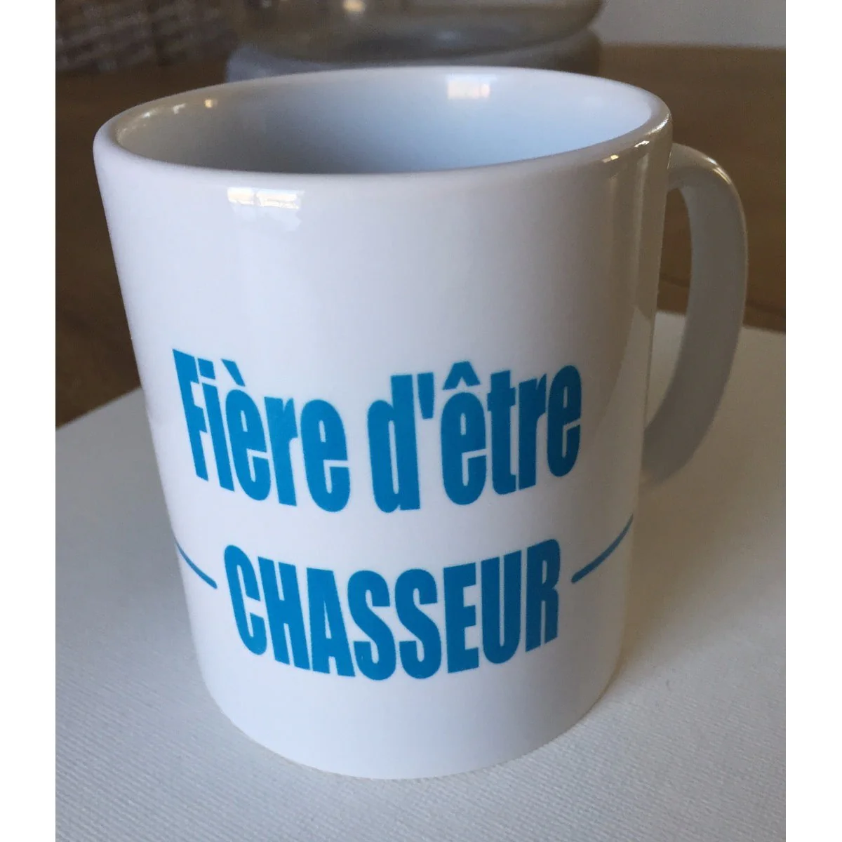 Mug Blanc personnalisé fière d'être chasseur – Image 3
