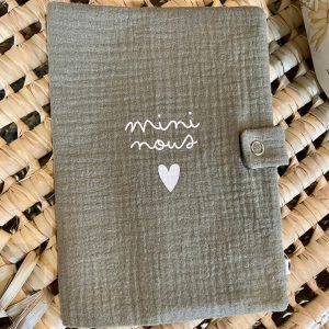 Protège carnet de santé gaze vert olive - mini nous