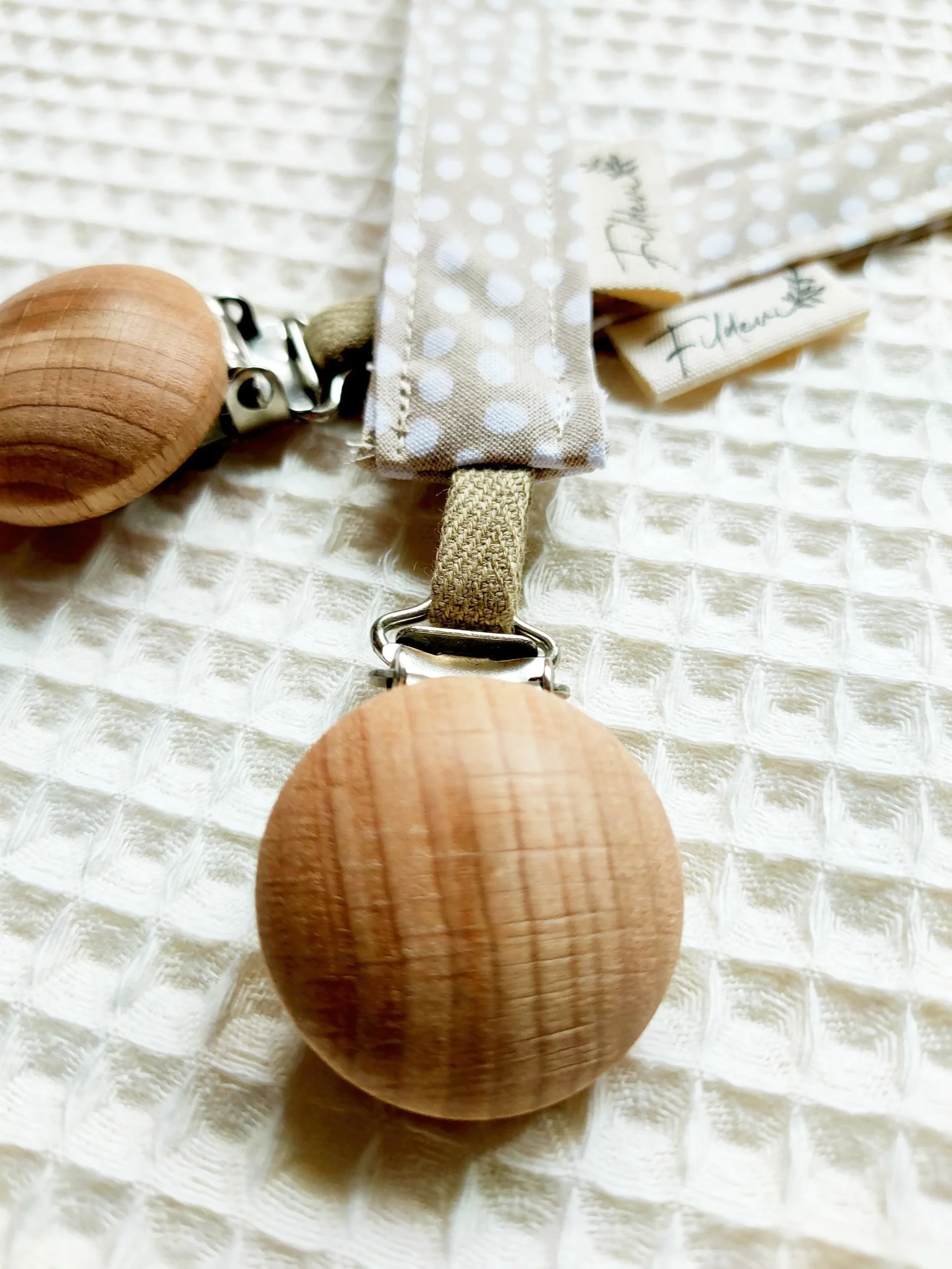 Attache Tétine Beige Points Blancs – Image 5