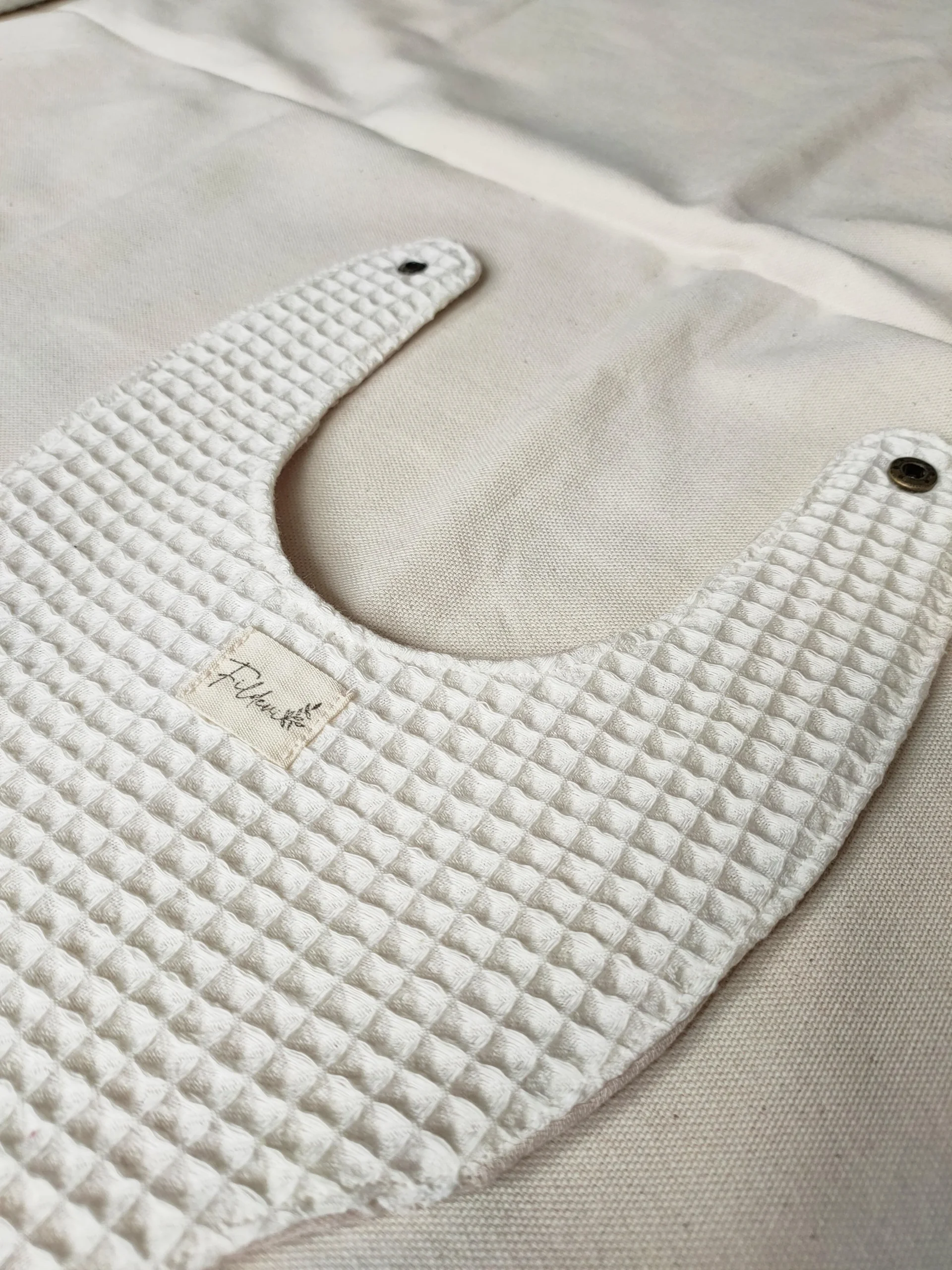 Bavoir Beige – Image 3