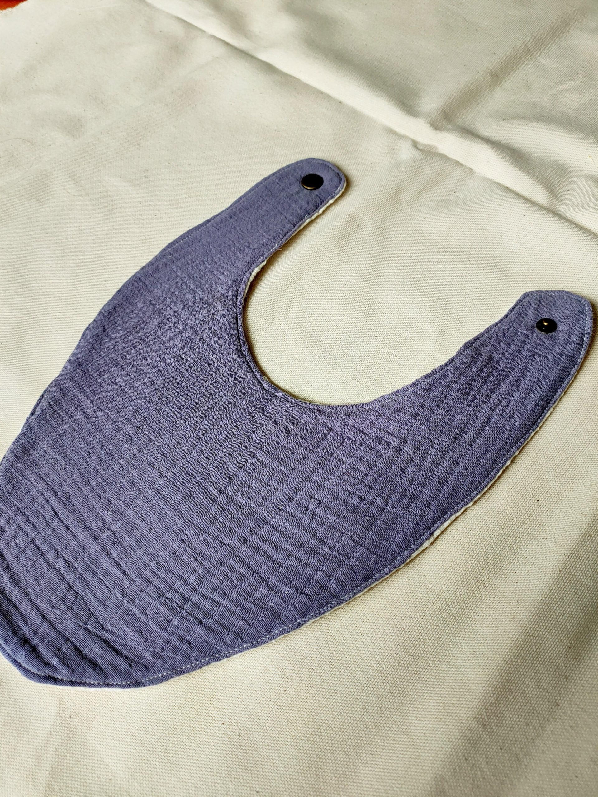 Bavoir Violet