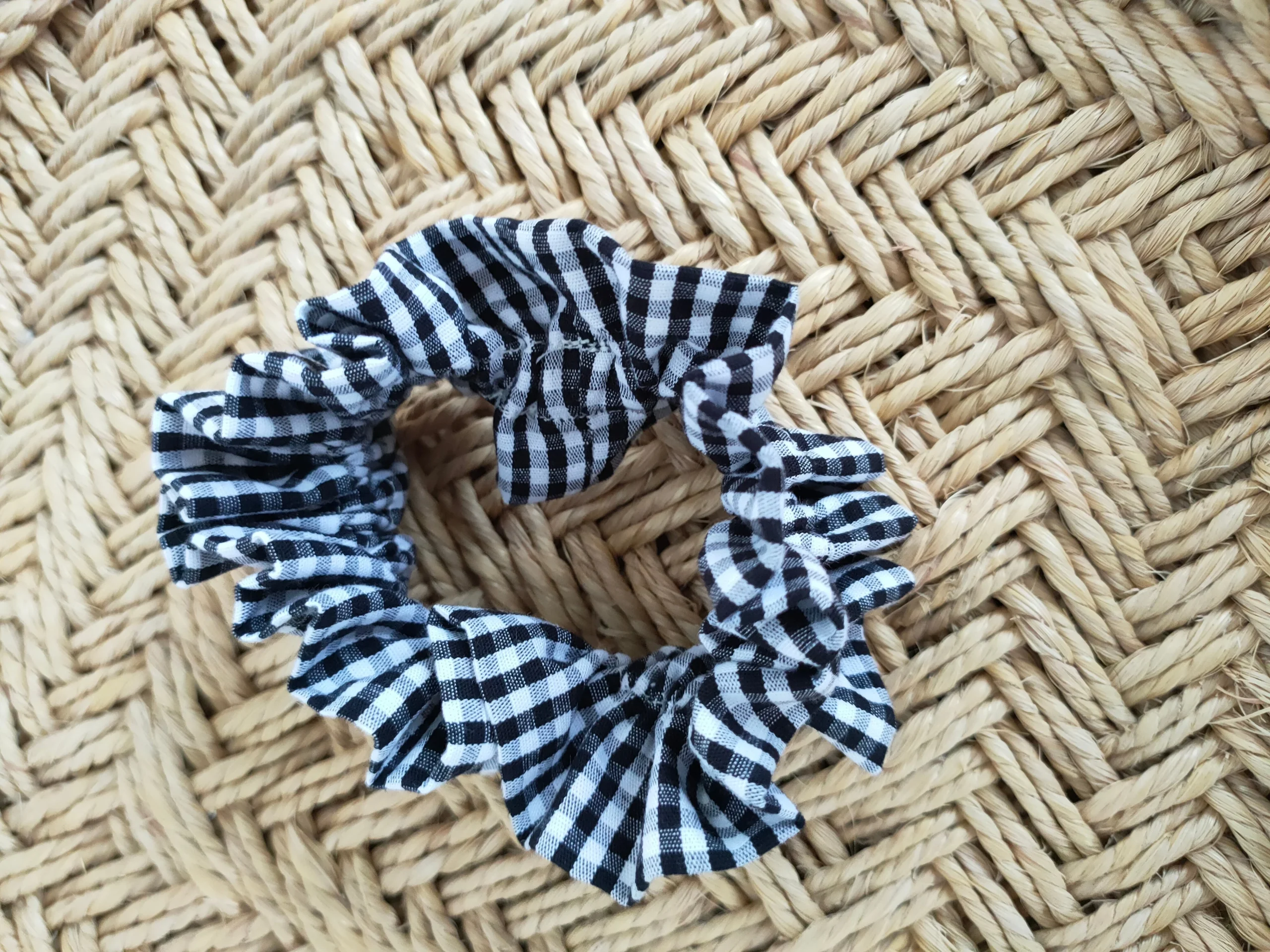 Chouchou volant/manchette Vichy – Image 3