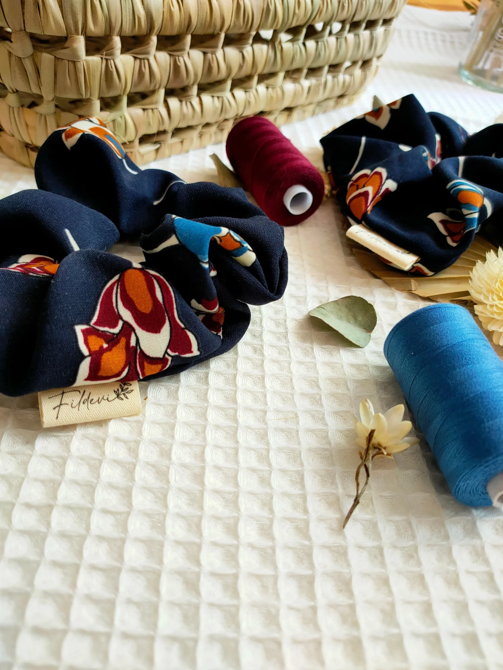 Chouchou Upcyclé Bleu Fleuri – Image 2