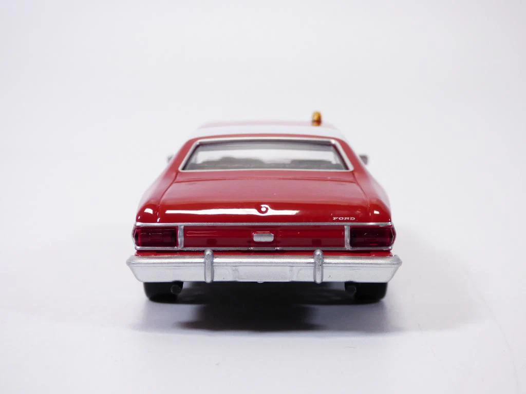 Ford Gran Torino 1975 Starsky & Hutch – Image 4