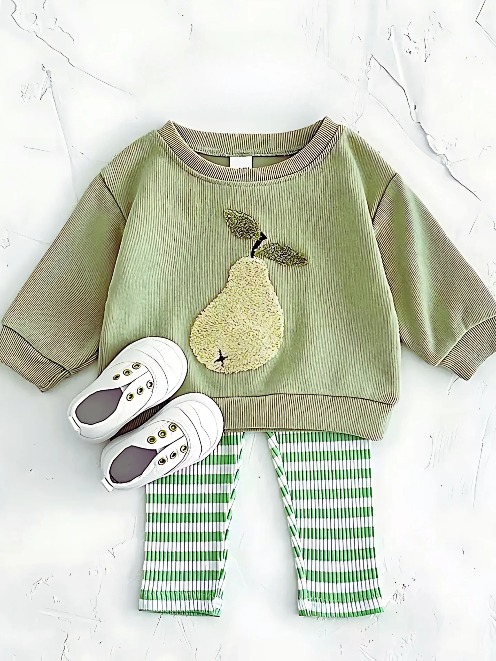 Style Vitaminé & Confort Mixte | L'Ensemble Sweat & Pantalon avec Broderie Fruits – Image 6