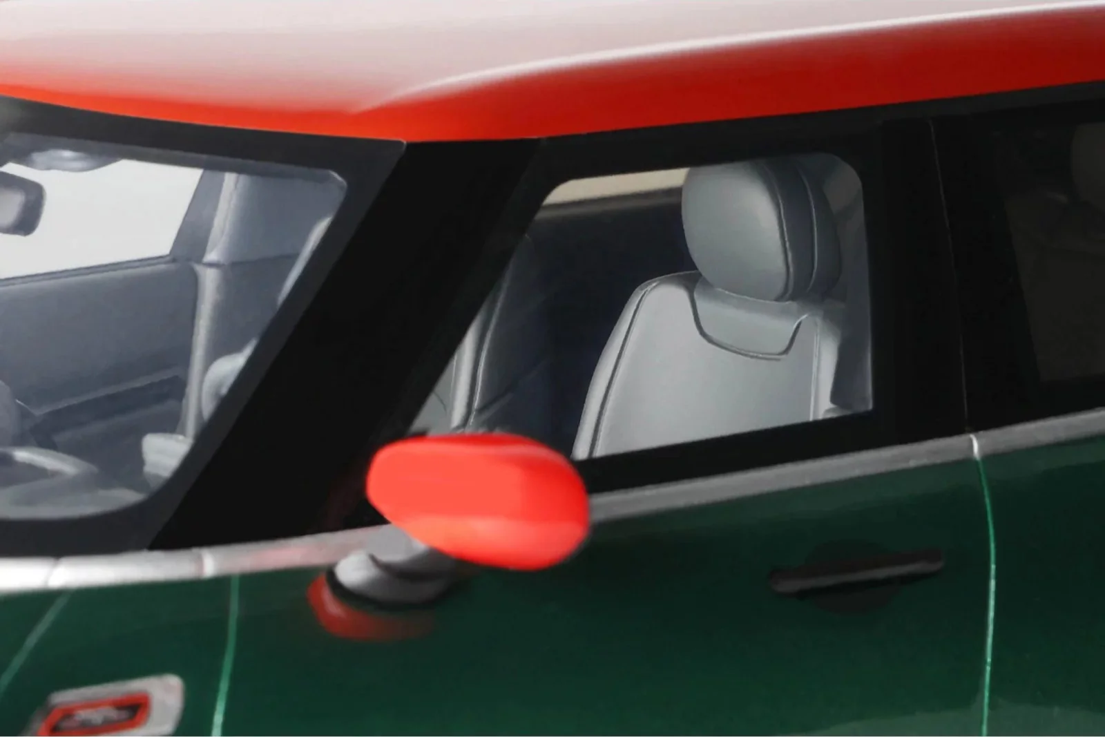 Miniature 1/18 Mini Clubman JCW F54 British Green 2021 – Image 6