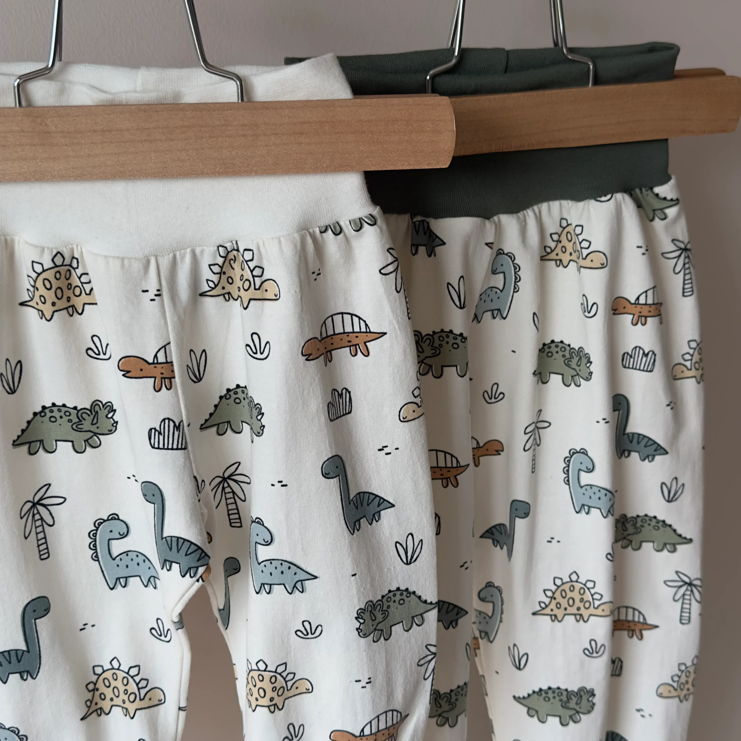 Sarouel évolutif personnalisable I Dinosaures – Image 4