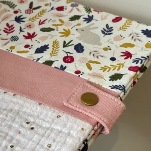 Protège carnet de santé Thème lapins, écureuils et double gaze (avec prénom)