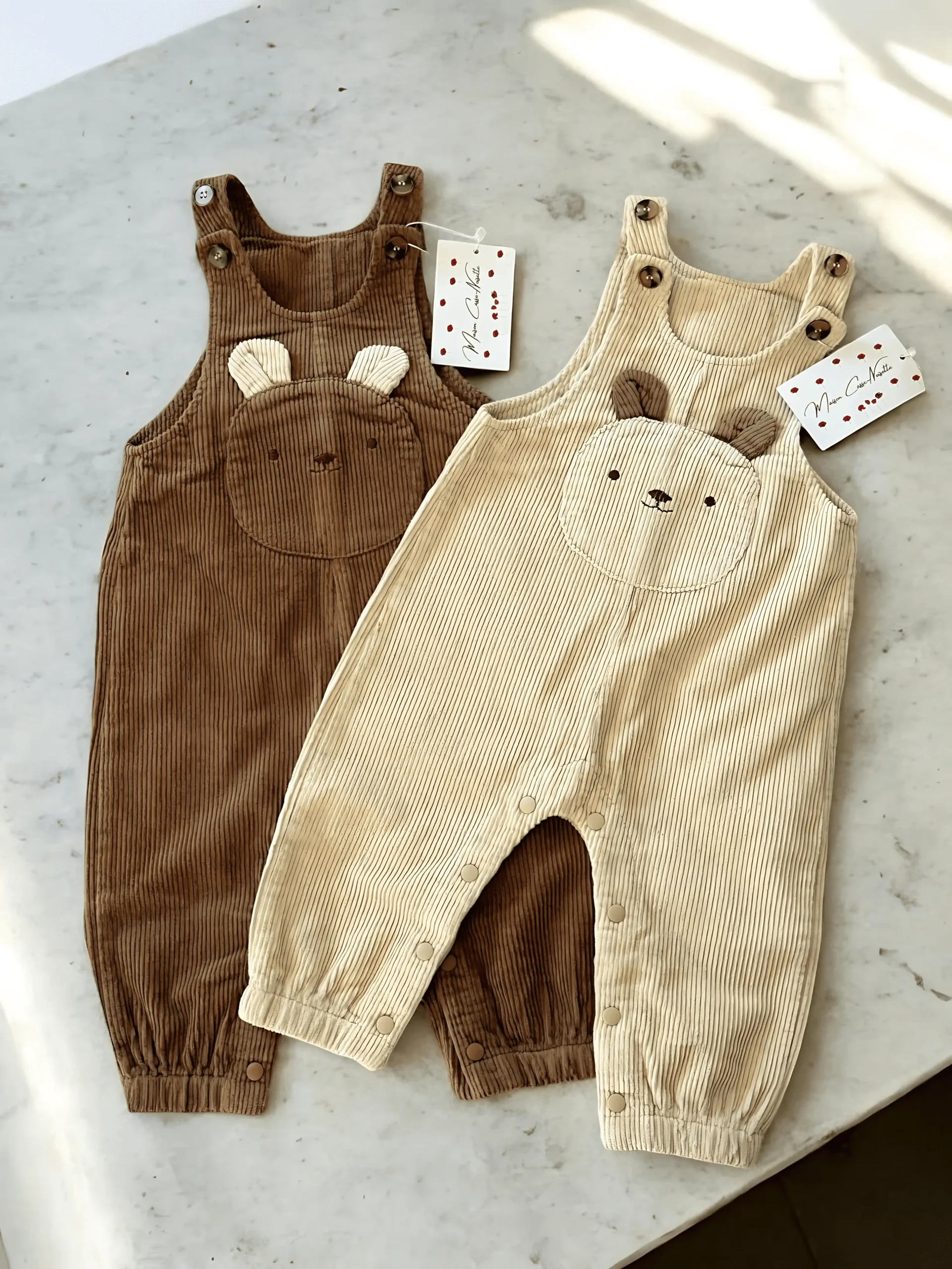 Maxi Confort & Look Trop Chou - La Douillette Salopette Ourson – Image 9