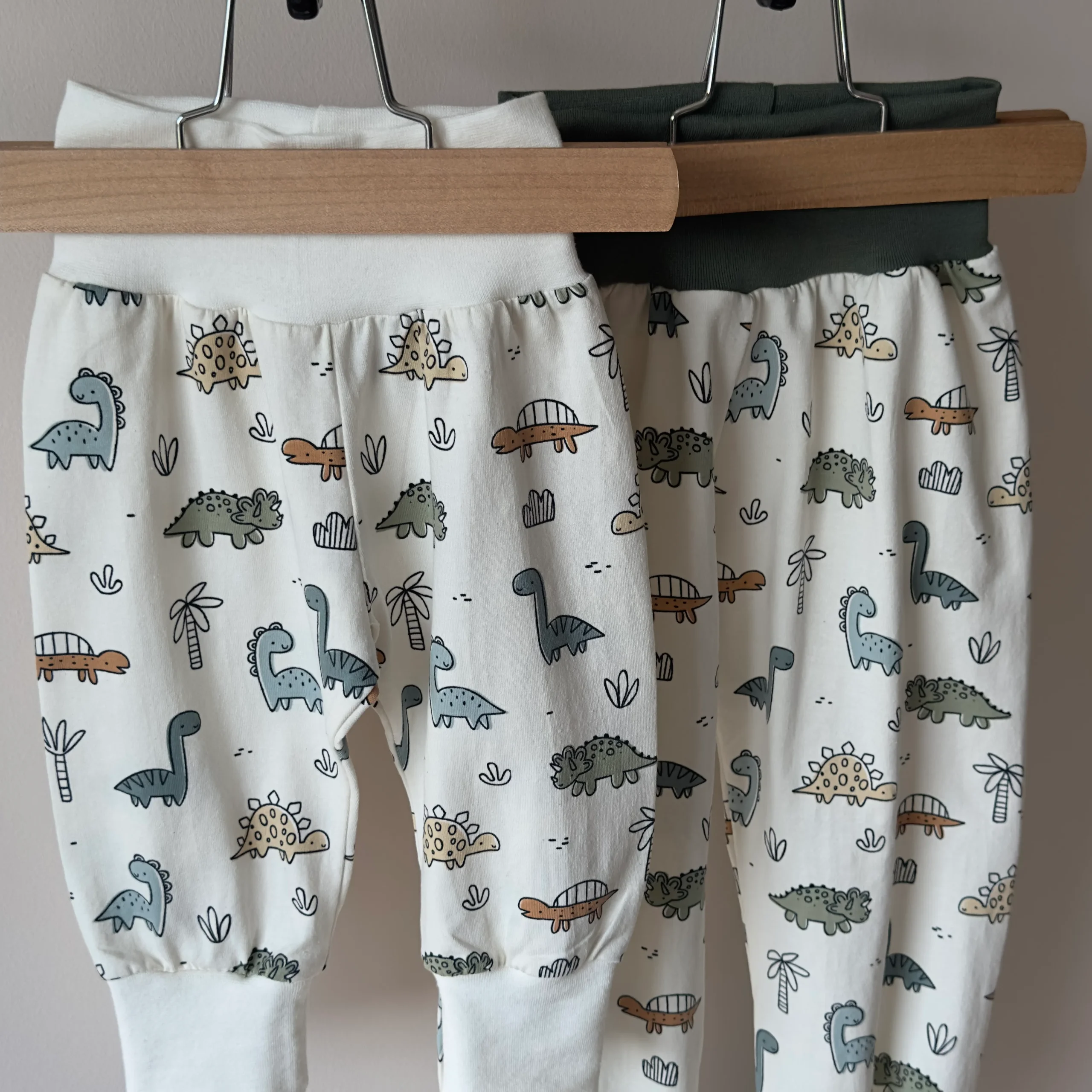 Sarouel évolutif personnalisable I Dinosaures – Image 3